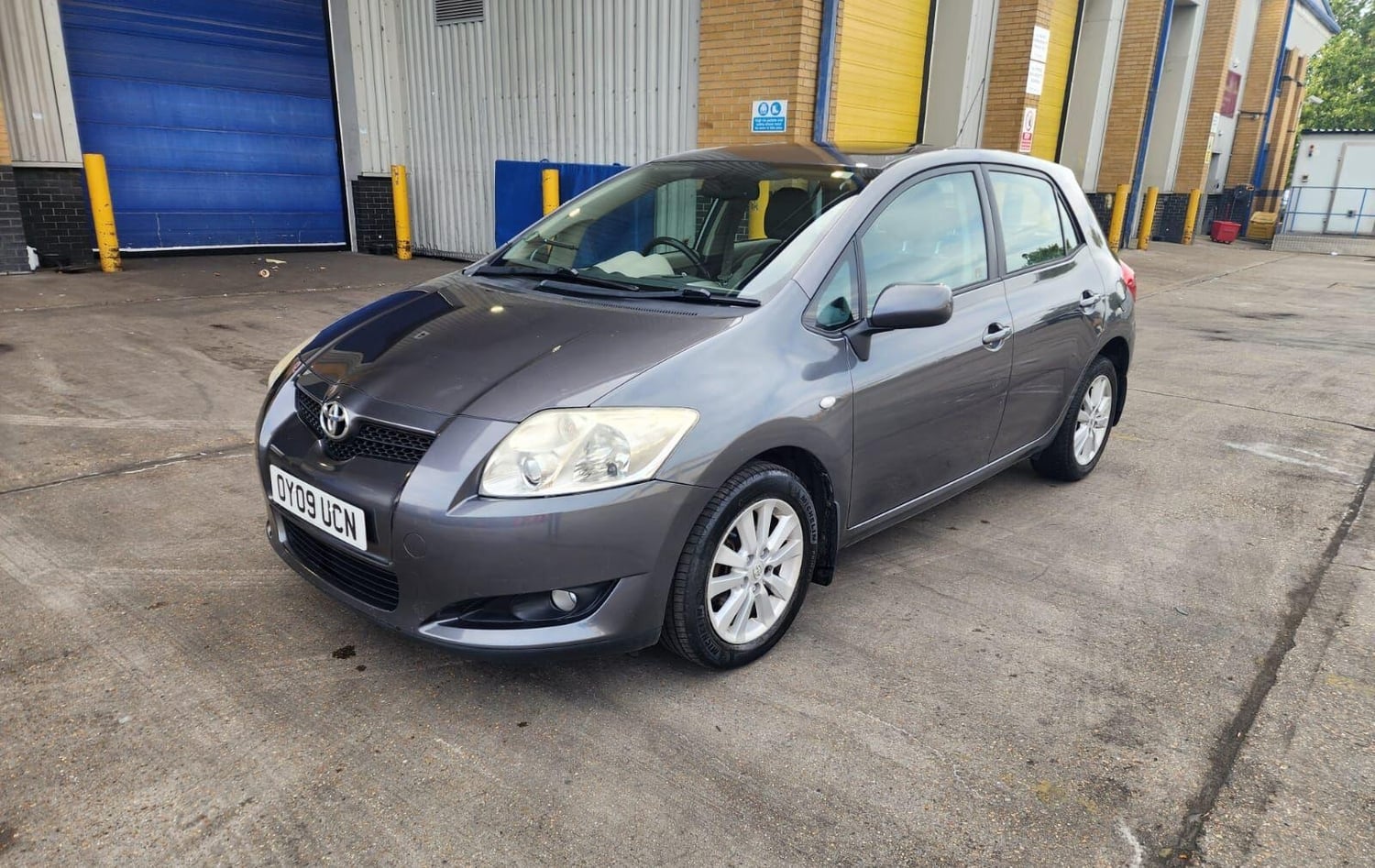 [ berth ]Toyota Auris