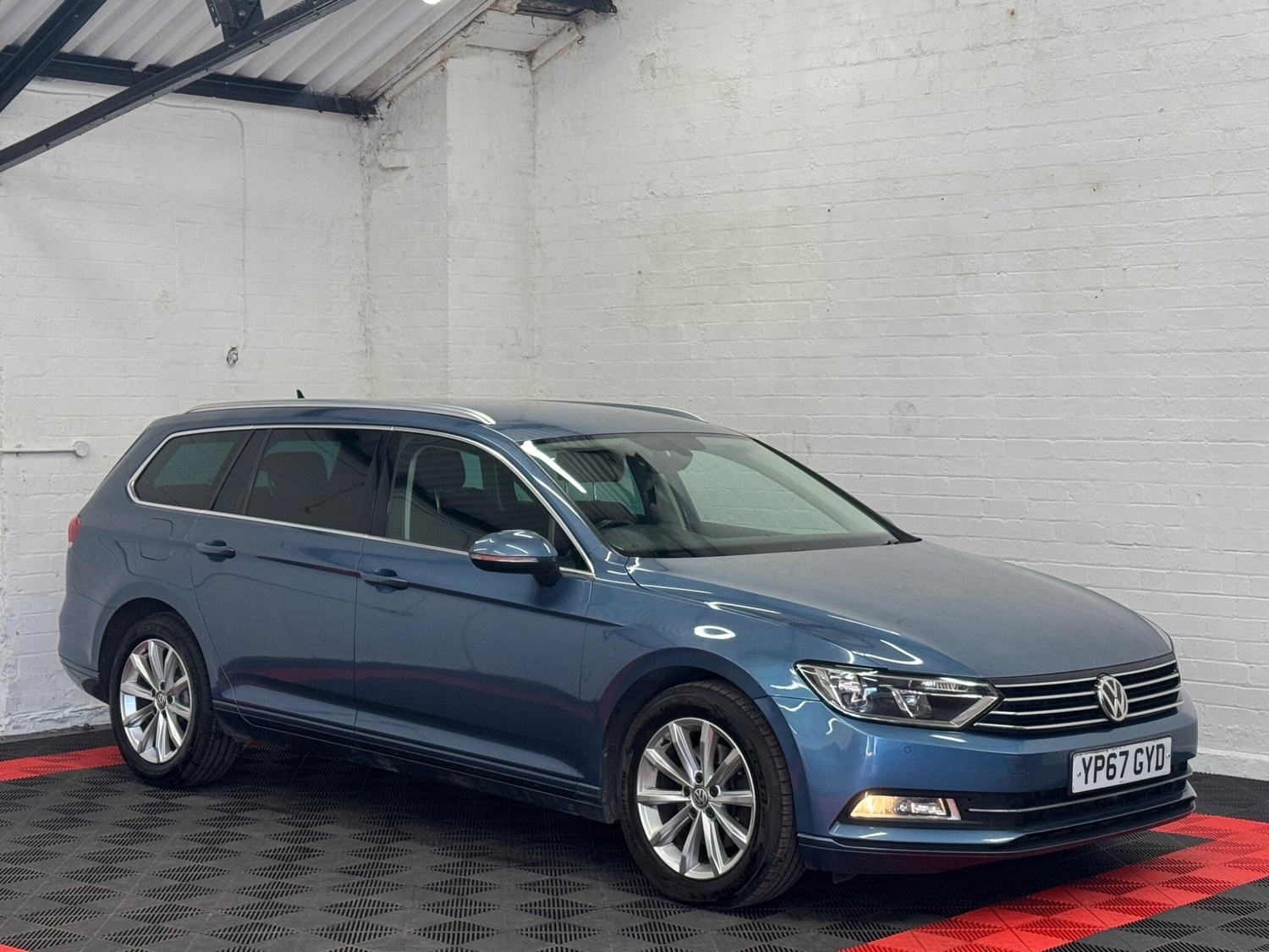 Volkswagen Passat 2017 - Cars in Birmingham