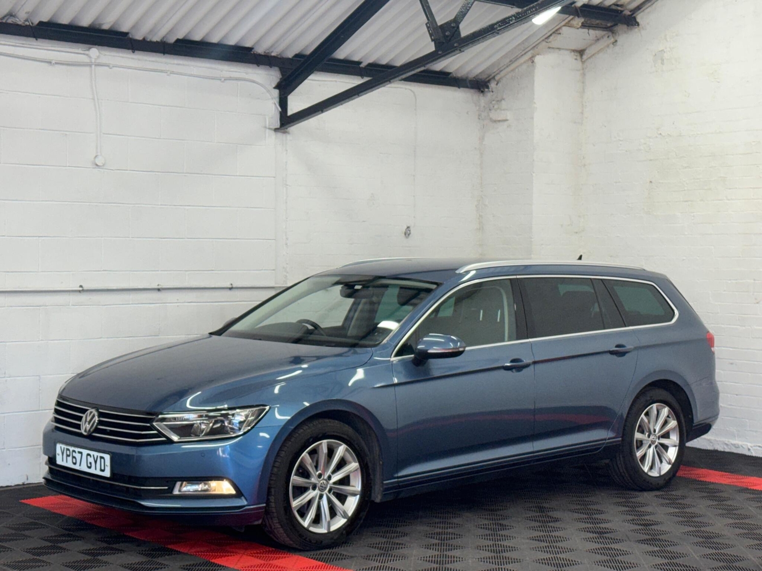 Volkswagen Passat 2017 - Cars