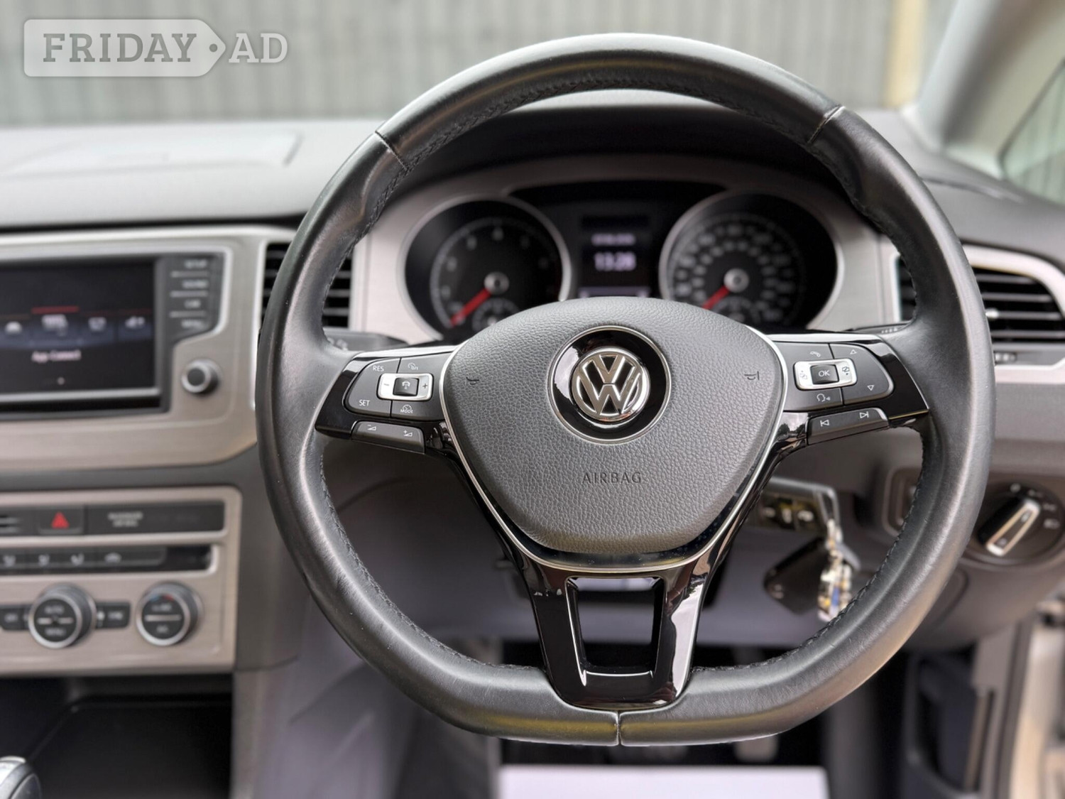 Volkswagen Golf SV 2016 - Cars