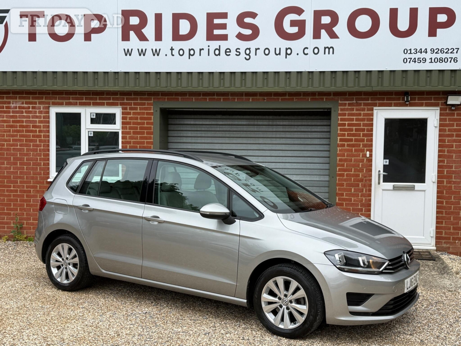 Volkswagen Golf SV 2016 in Crowthorne