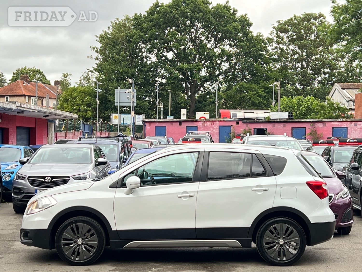 Suzuki SX4 2014 - Cars in Brent