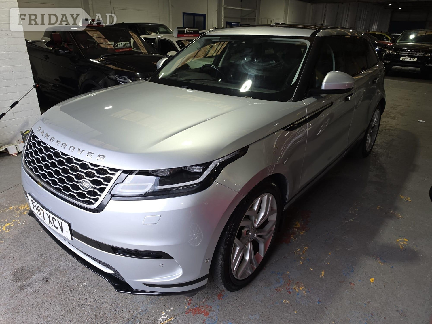[ berth ]Land Rover Range Rover Velar