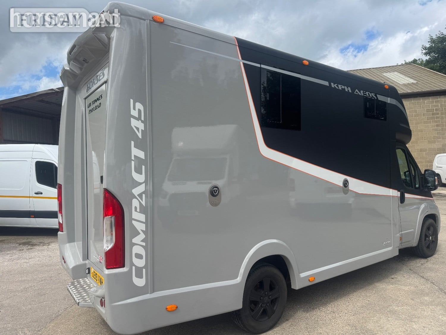 [ berth ]Kevin Parker Aeos Compact 45