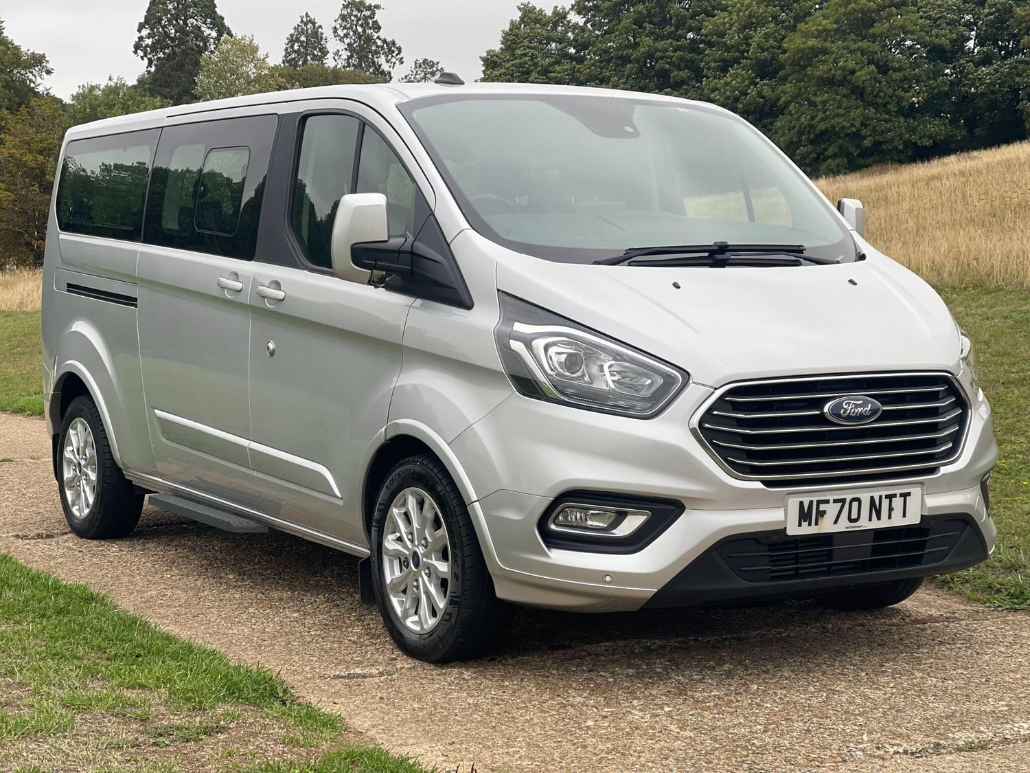 [ berth ]Ford Tourneo Custom
