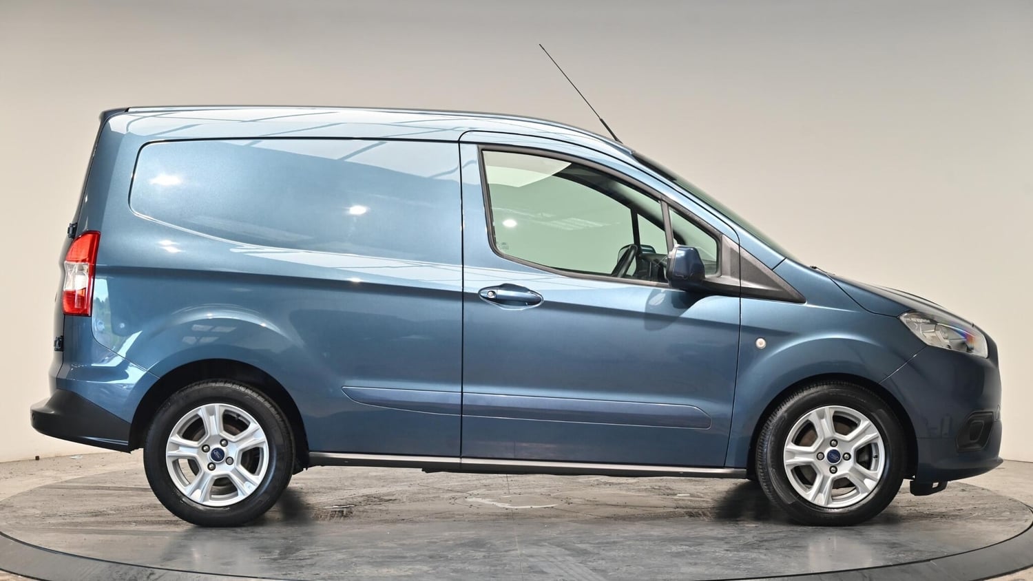 Ford Transit Courier 2020 - Vans & Commercial Vehicles in Cullompton