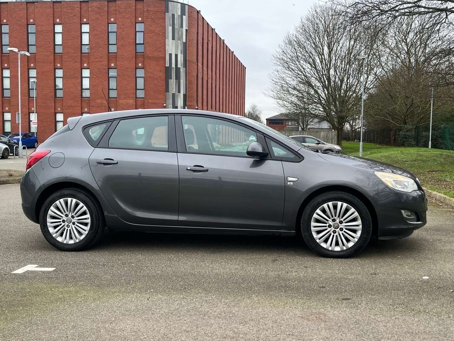 Vauxhall Astra 2011 - Cars