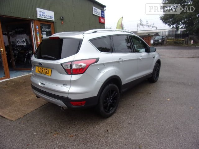 [ berth ]Ford Kuga