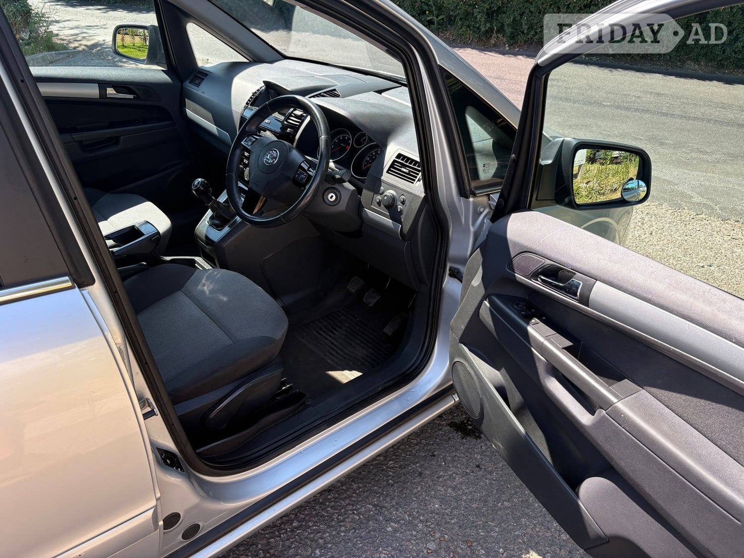 Vauxhall Zafira 2011 - Cars