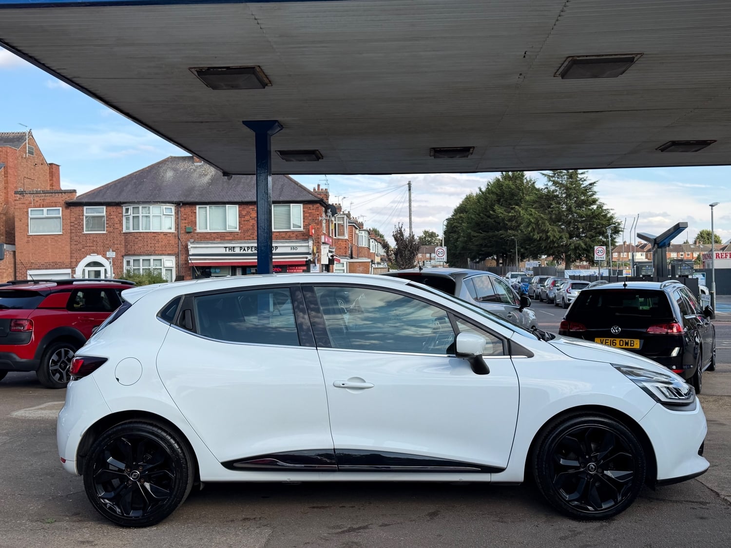 Renault Clio 2018 - Cars in Leicester