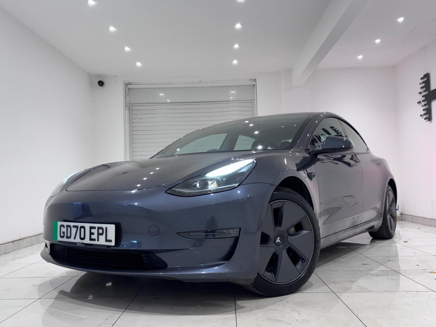 Tesla Model 3 2020 - Cars in Hounslow