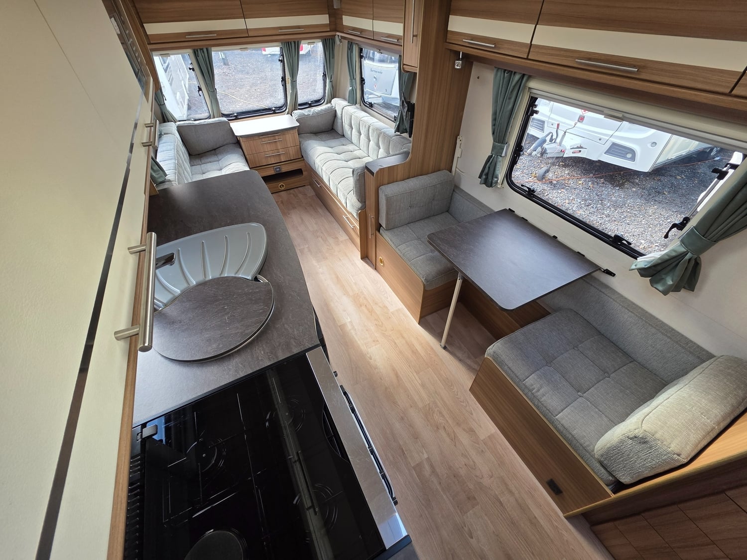 Lunar Quasar 2016 - Motorhomes & Caravans