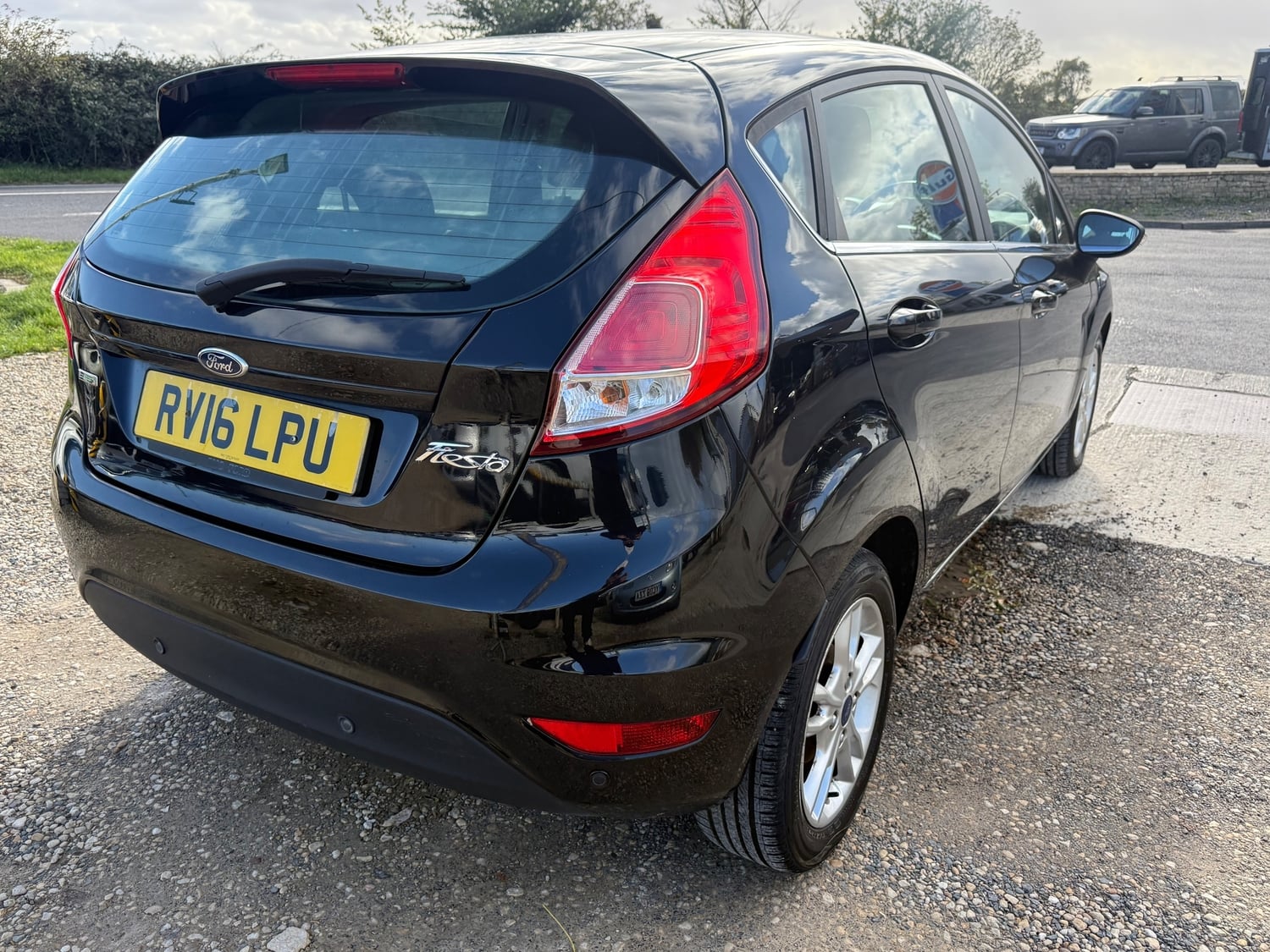 [ berth ]Ford Fiesta