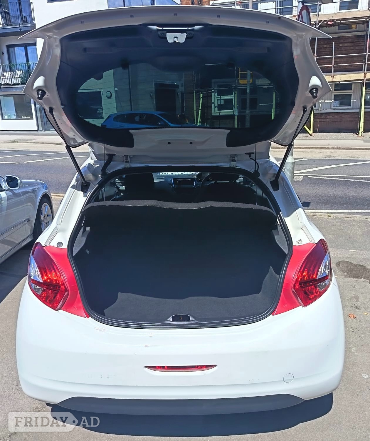 Peugeot 208 2014 - Cars