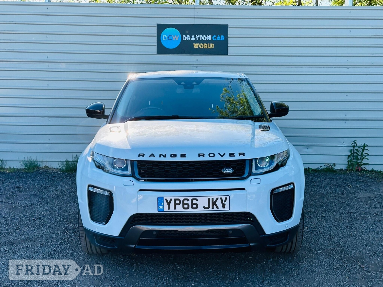 [ berth ]Land Rover Range Rover Evoque