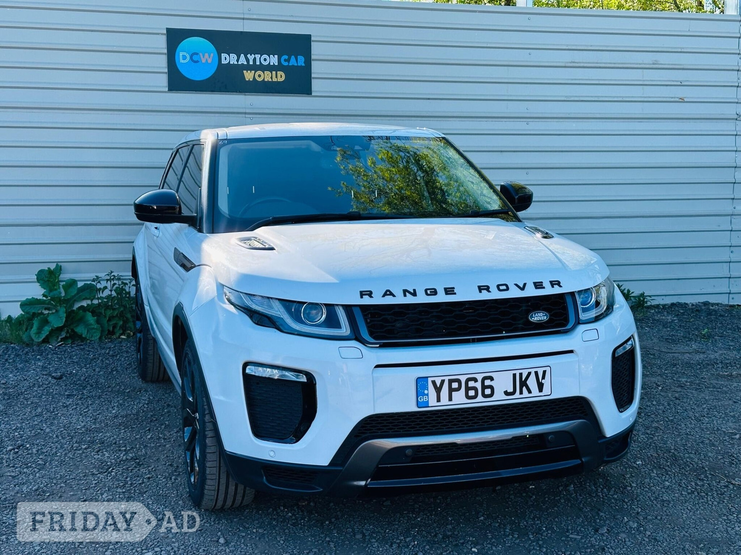 Land Rover Range Rover Evoque 2016 in Hillingdon