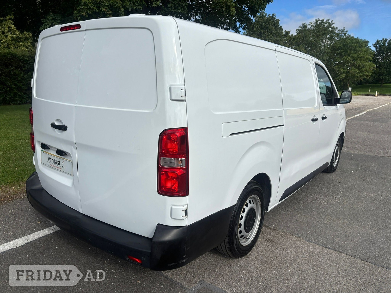 Peugeot E-EXPERT 2021 - Vans & Commercial Vehicles in Chertsey