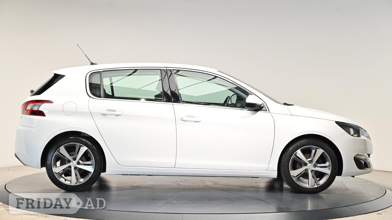 Peugeot 308 2017 - Cars in Cullompton