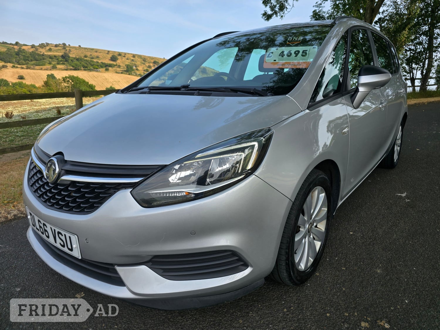 [ berth ]Vauxhall Zafira Tourer