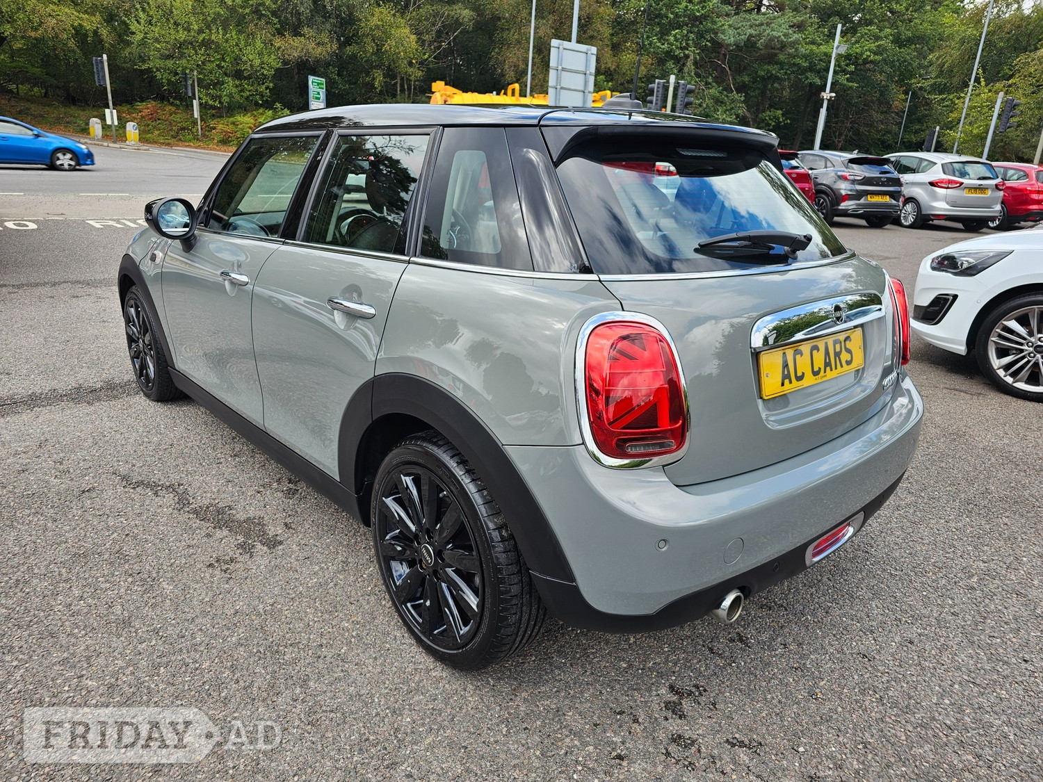 Mini Hatch 2019 - Cars