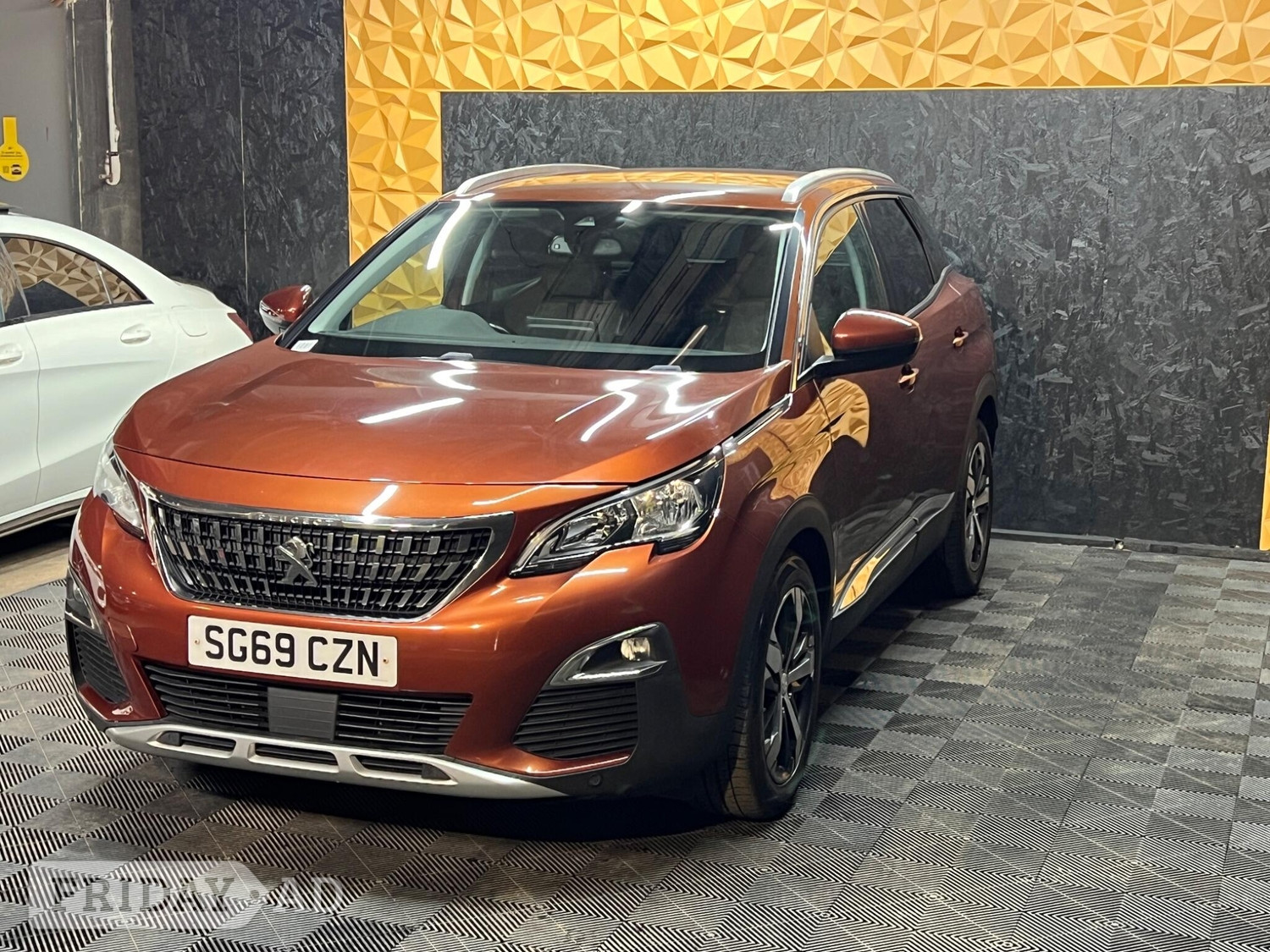[ berth ]Peugeot 3008