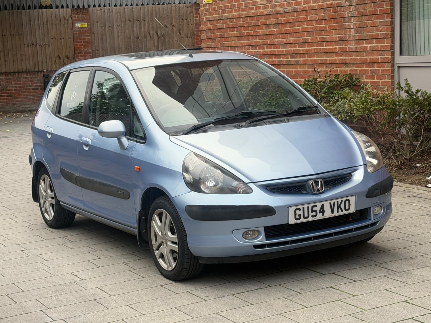 Honda Jazz 2004 - Cars in Slough