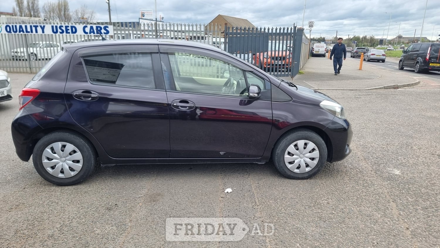 Toyota Yaris 2013 - Cars in Rainham