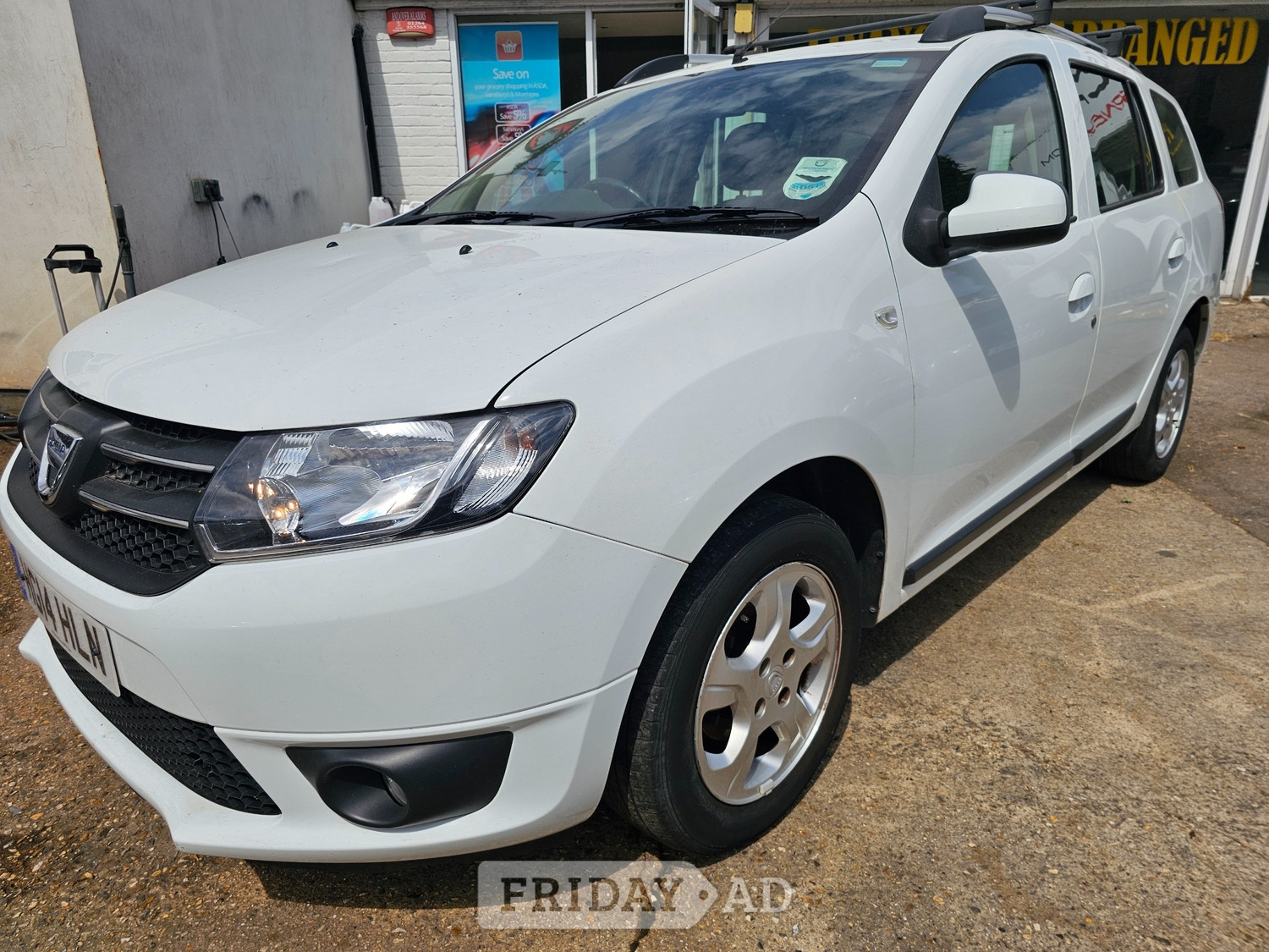 Dacia Logan 2014 - Cars in Andover