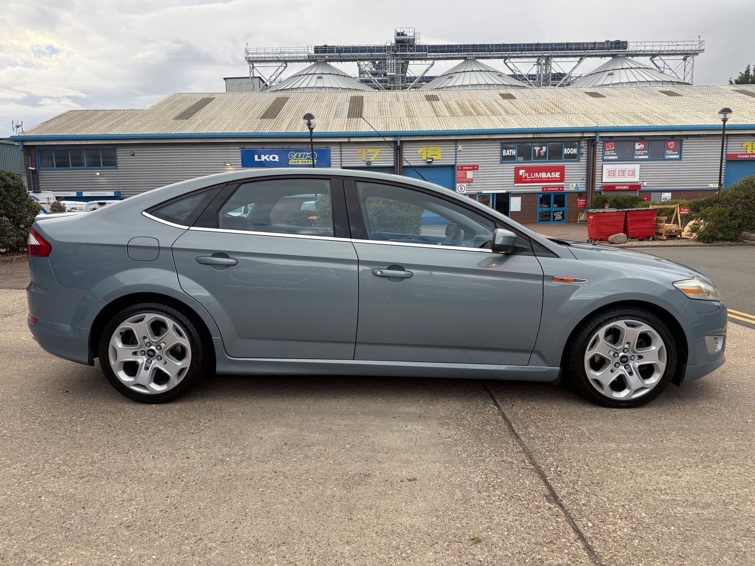[ berth ]Ford Mondeo