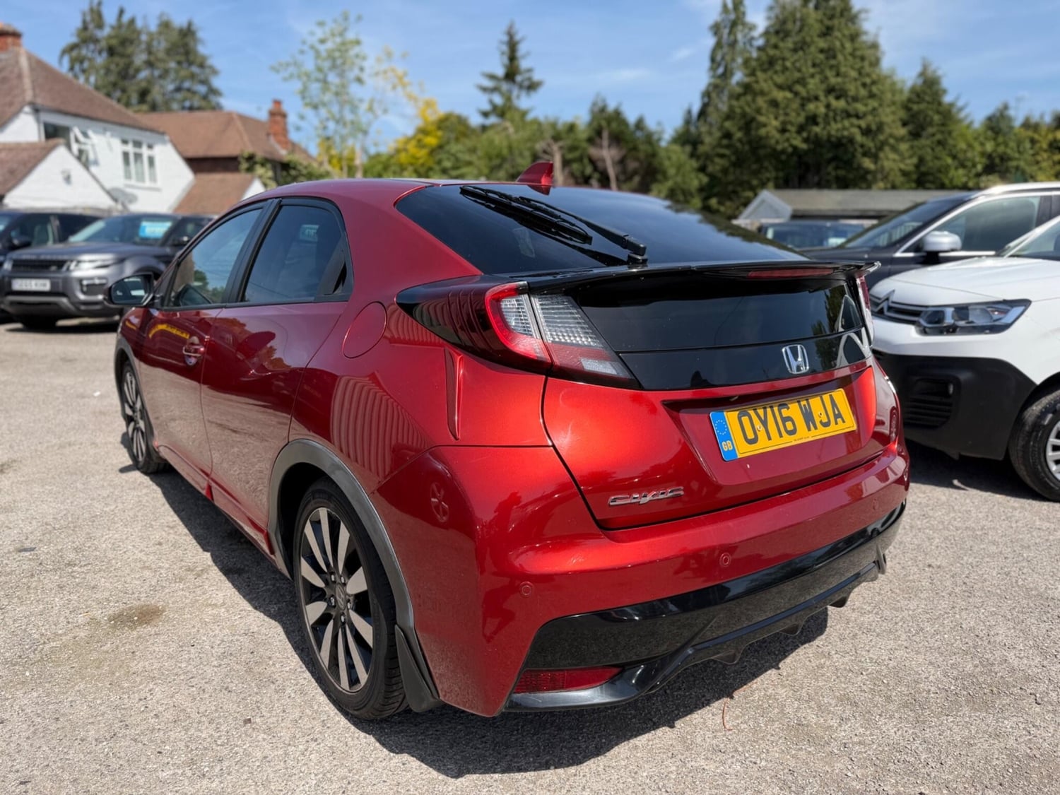 Honda Civic 2016 - Cars in Crawley