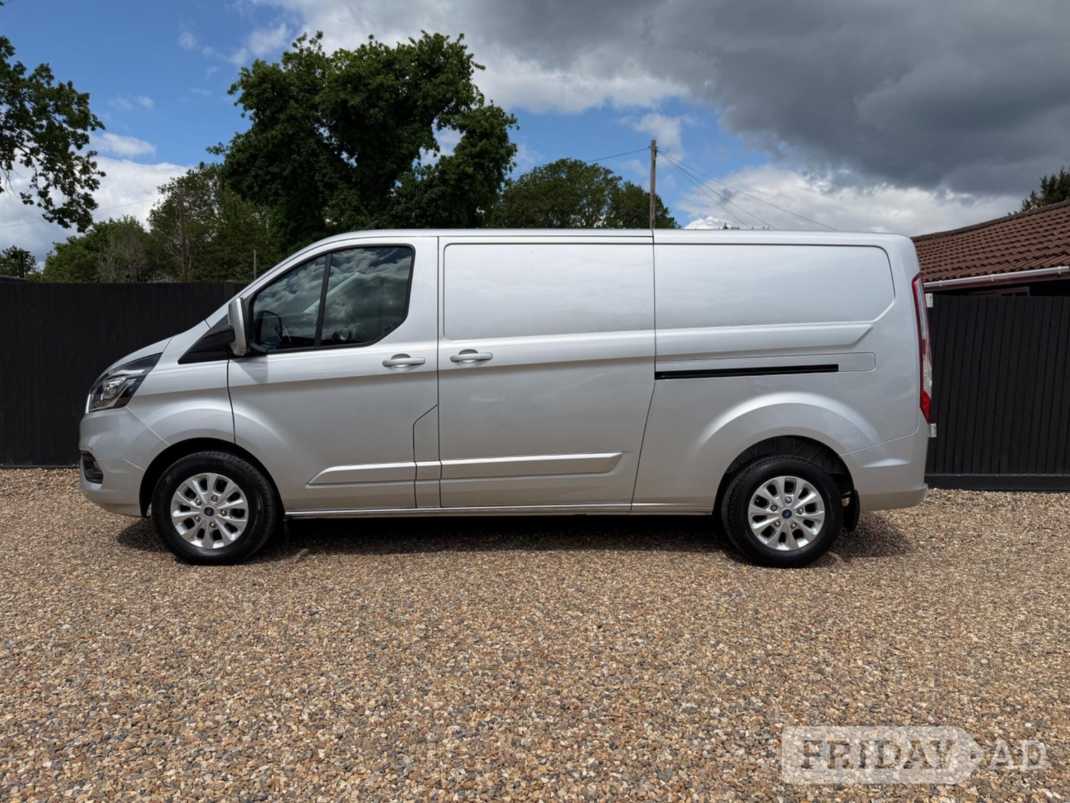 [ berth ]Ford Transit Custom