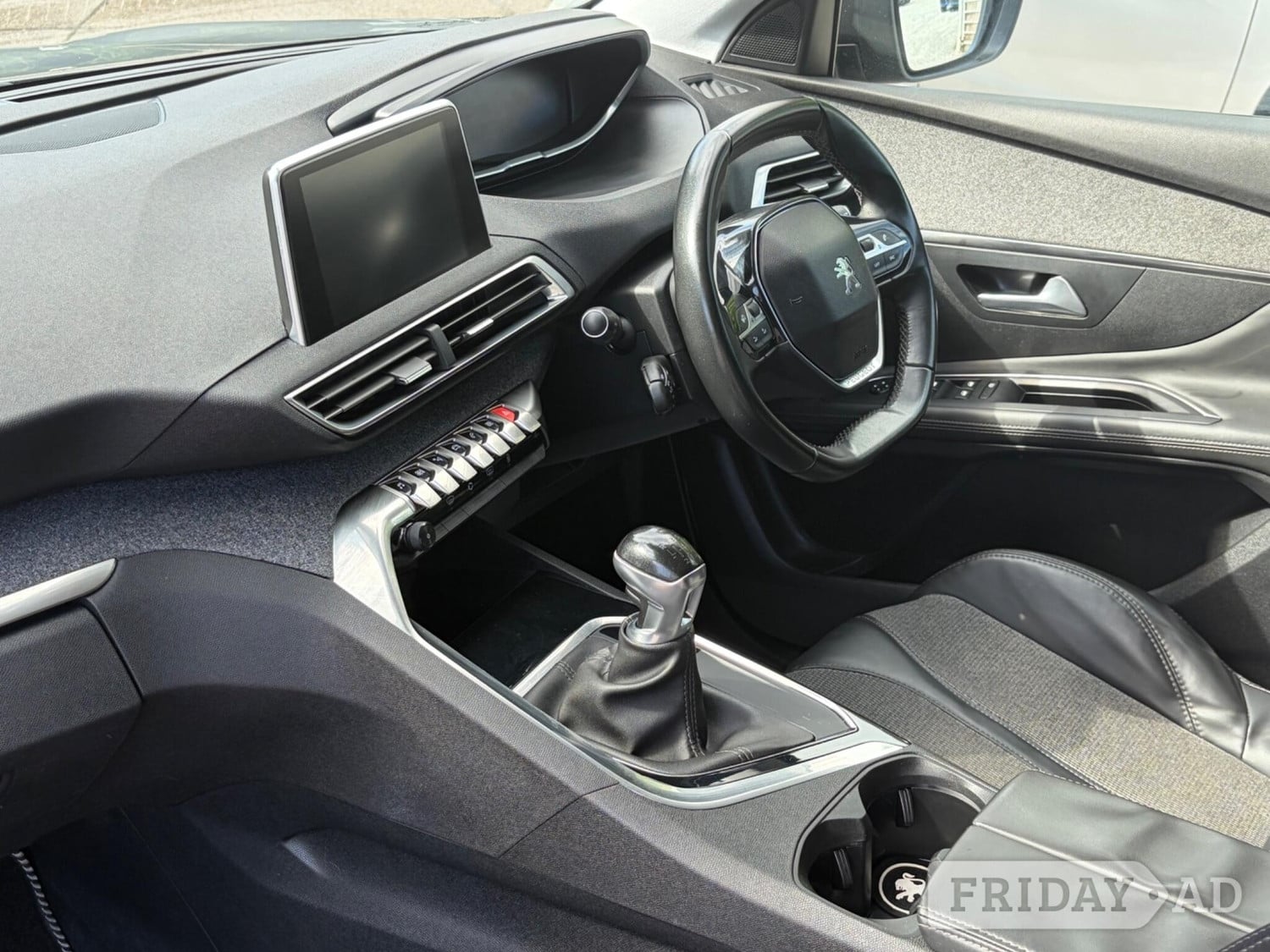 [ berth ]Peugeot 3008