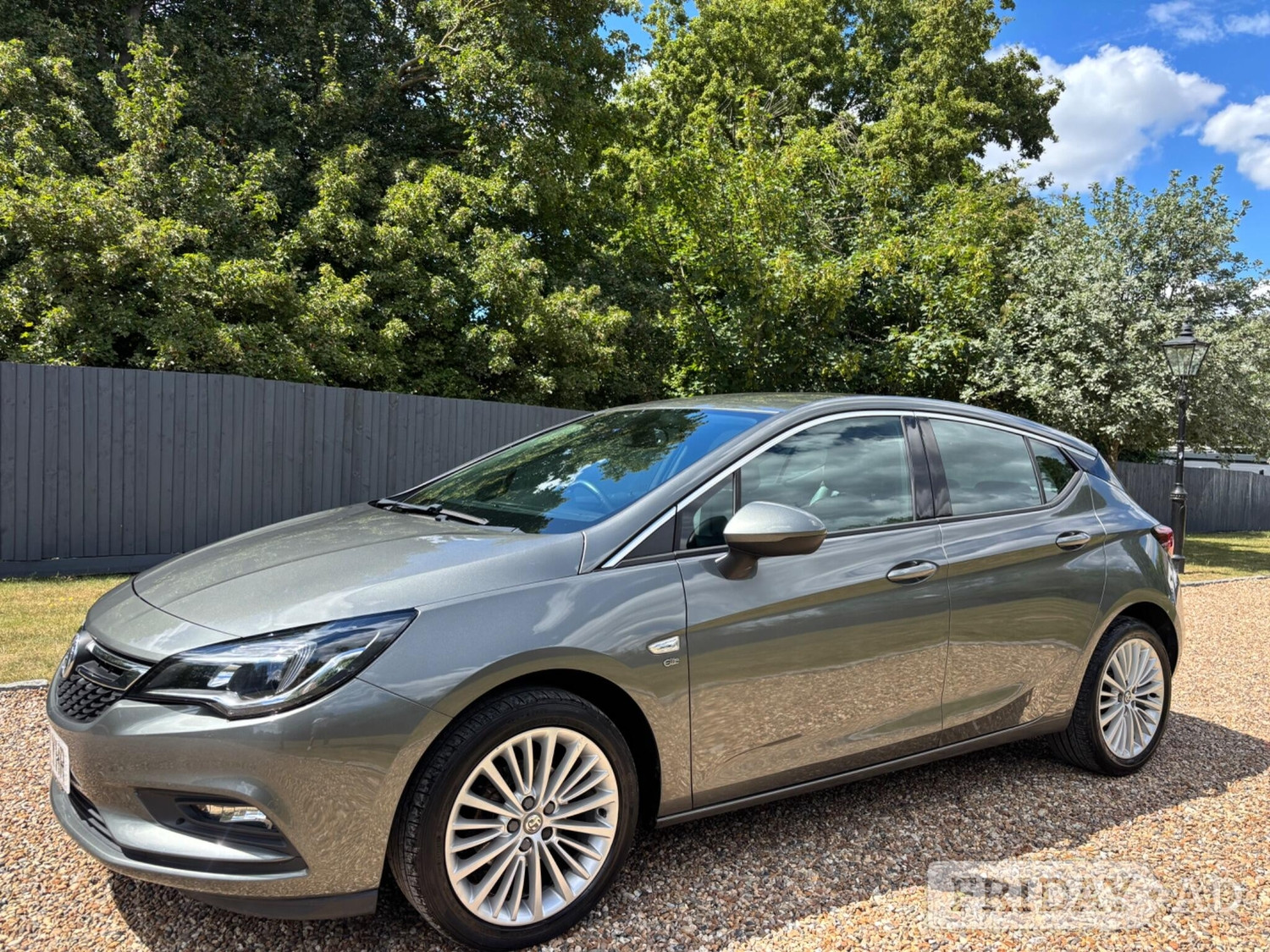 Vauxhall Astra 2019 in Staines