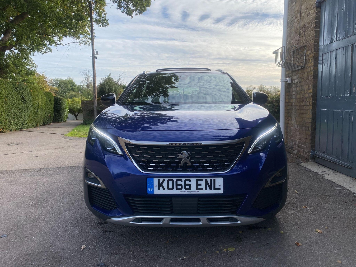 [ berth ]Peugeot 3008