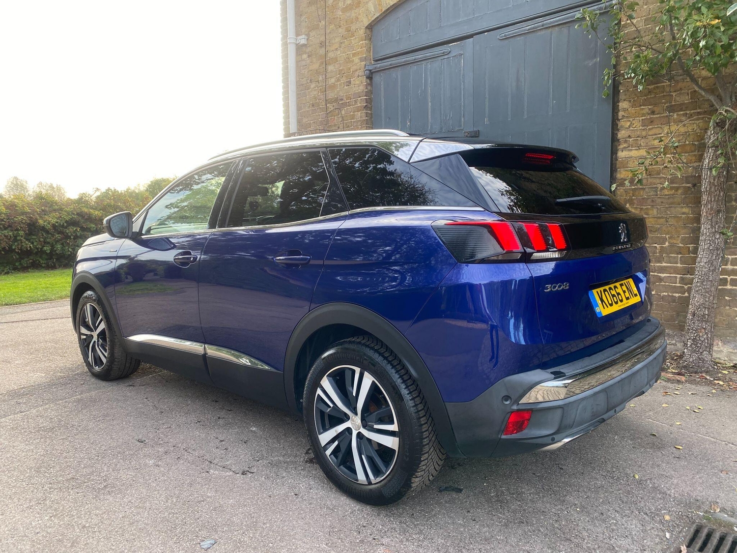 Peugeot 3008 2017 - Cars in Uxbridge