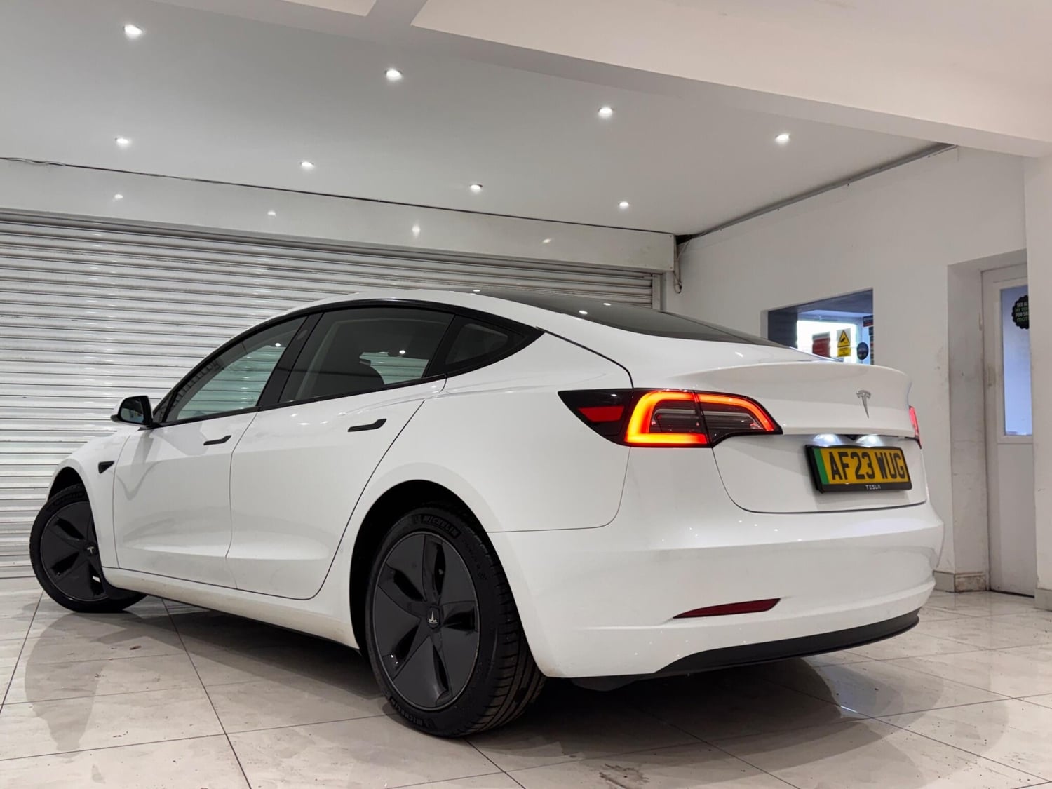 Tesla Model 3 2023 - Cars