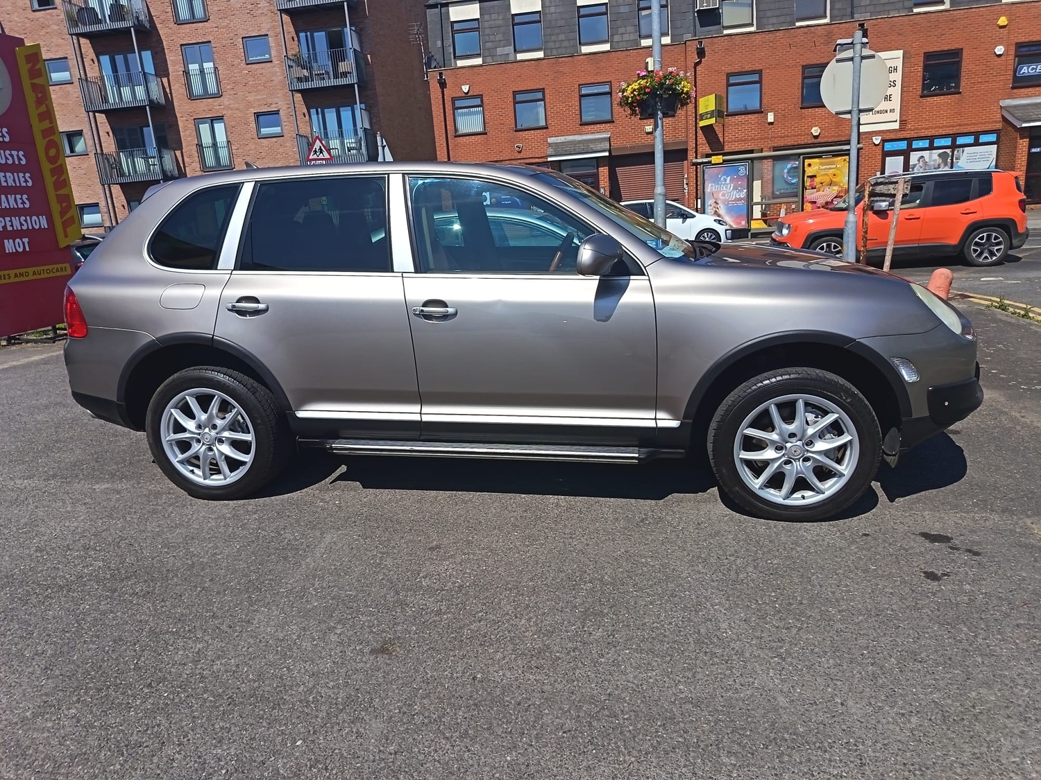[ berth ]Porsche Cayenne