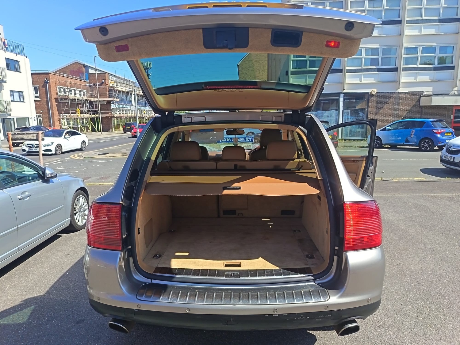 Porsche Cayenne 2004 - Cars