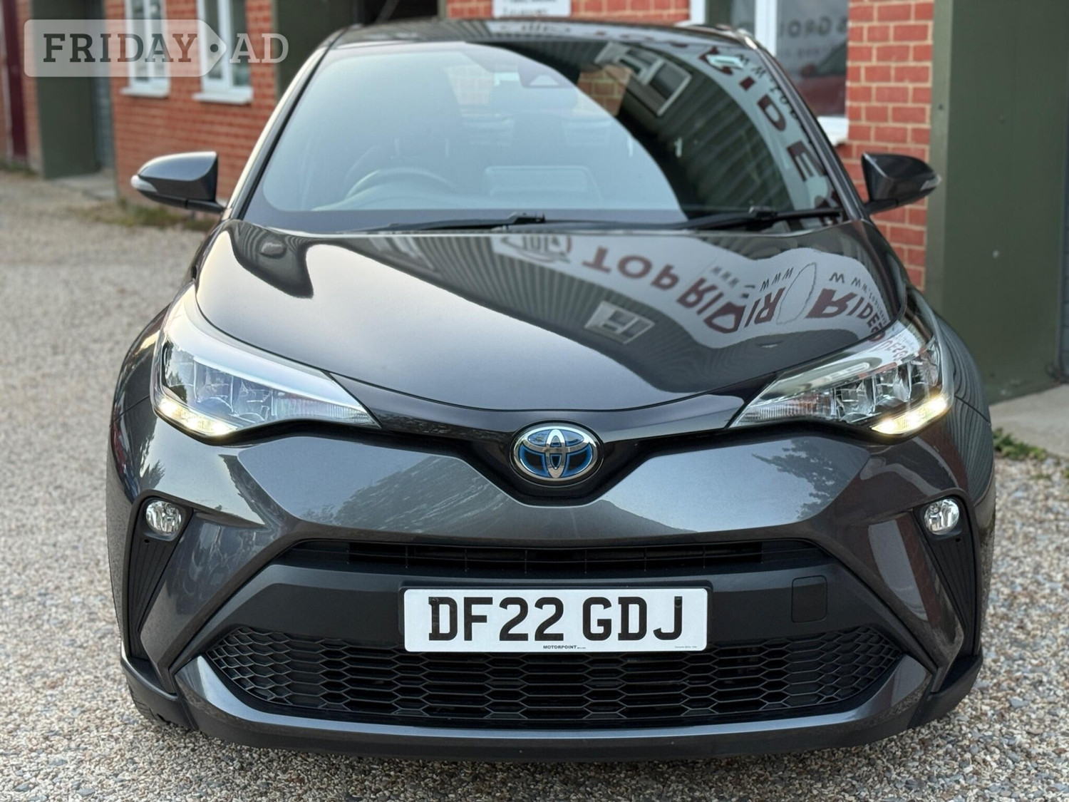 [ berth ]Toyota C-HR