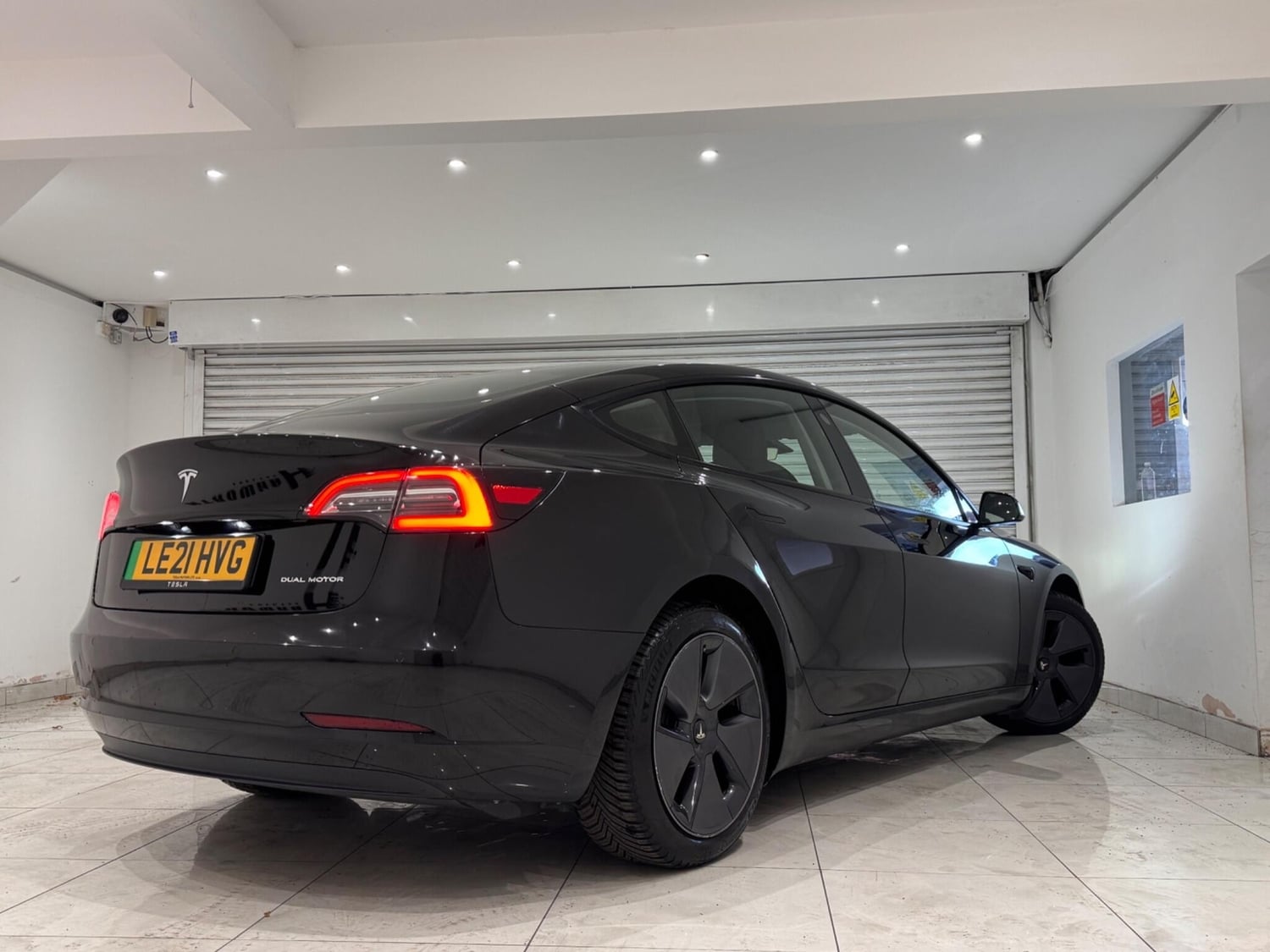 [ berth ]Tesla Model 3