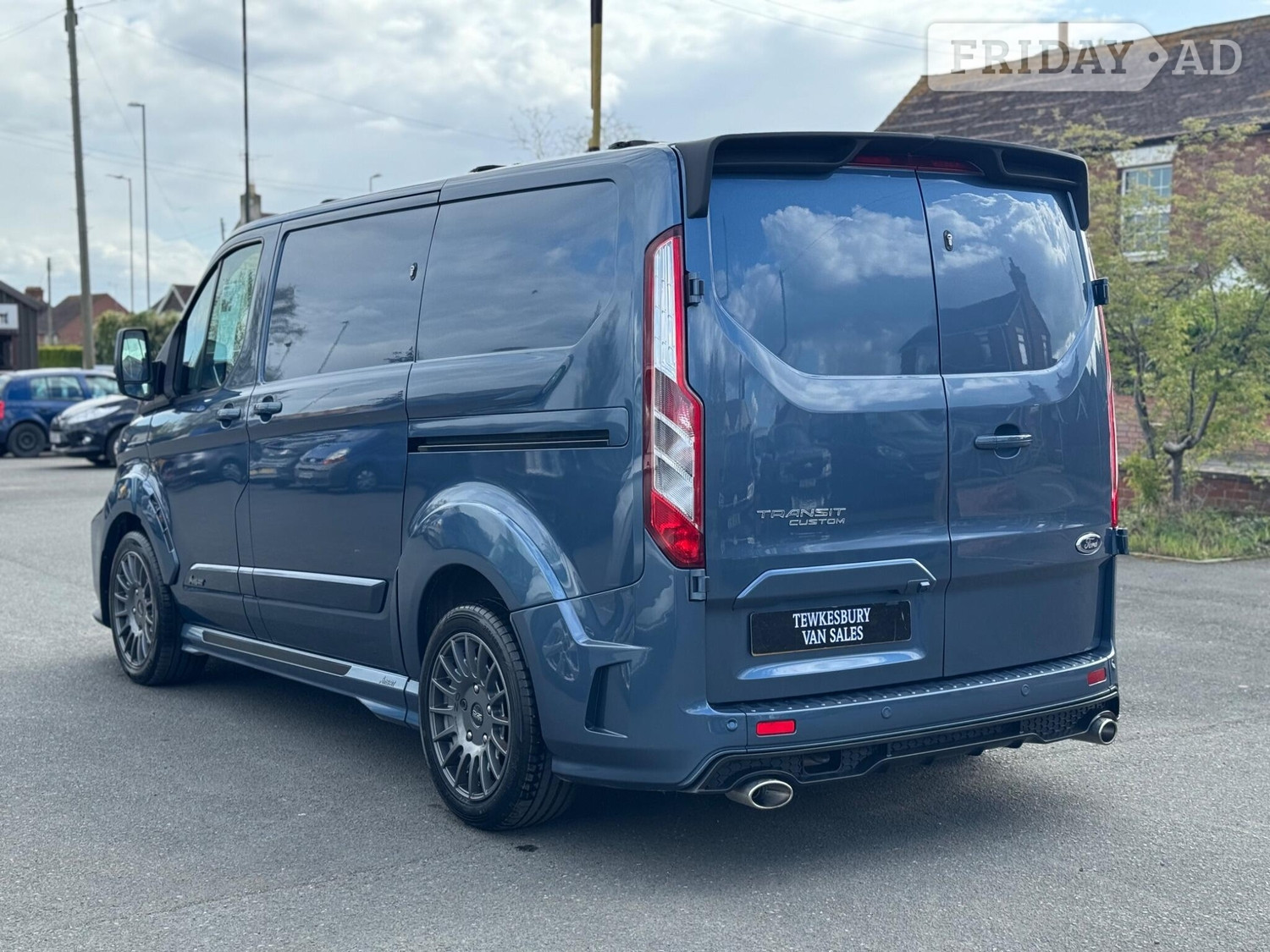 [ berth ]Ford Transit Custom