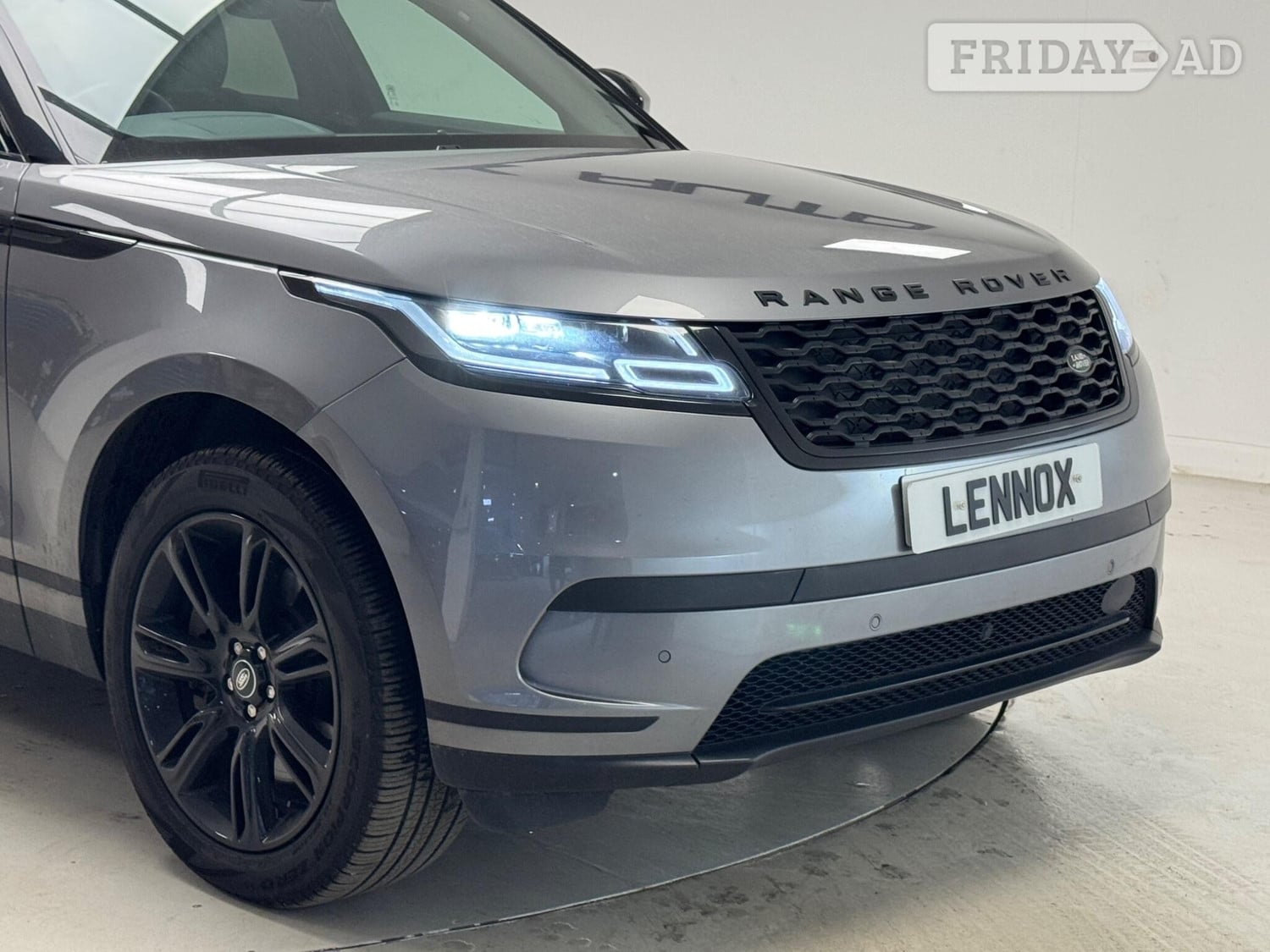 Land Rover Range Rover Velar 2022 - Cars