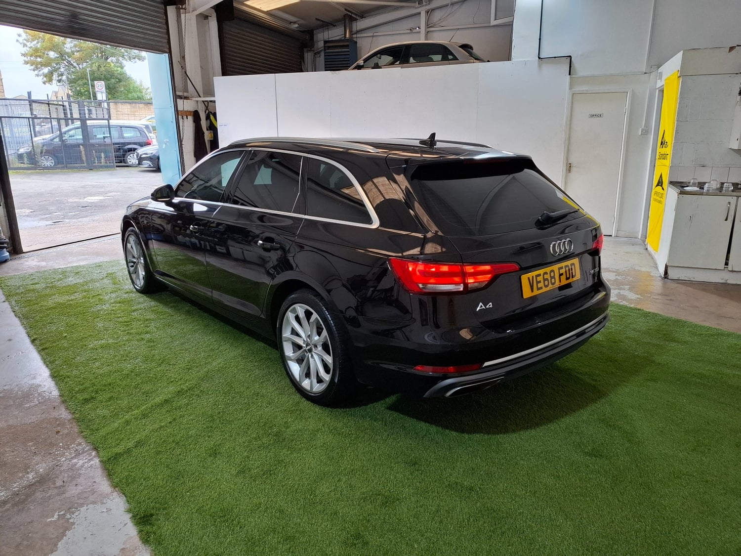 Audi A4 Avant 2018 - Cars in Dewsbury