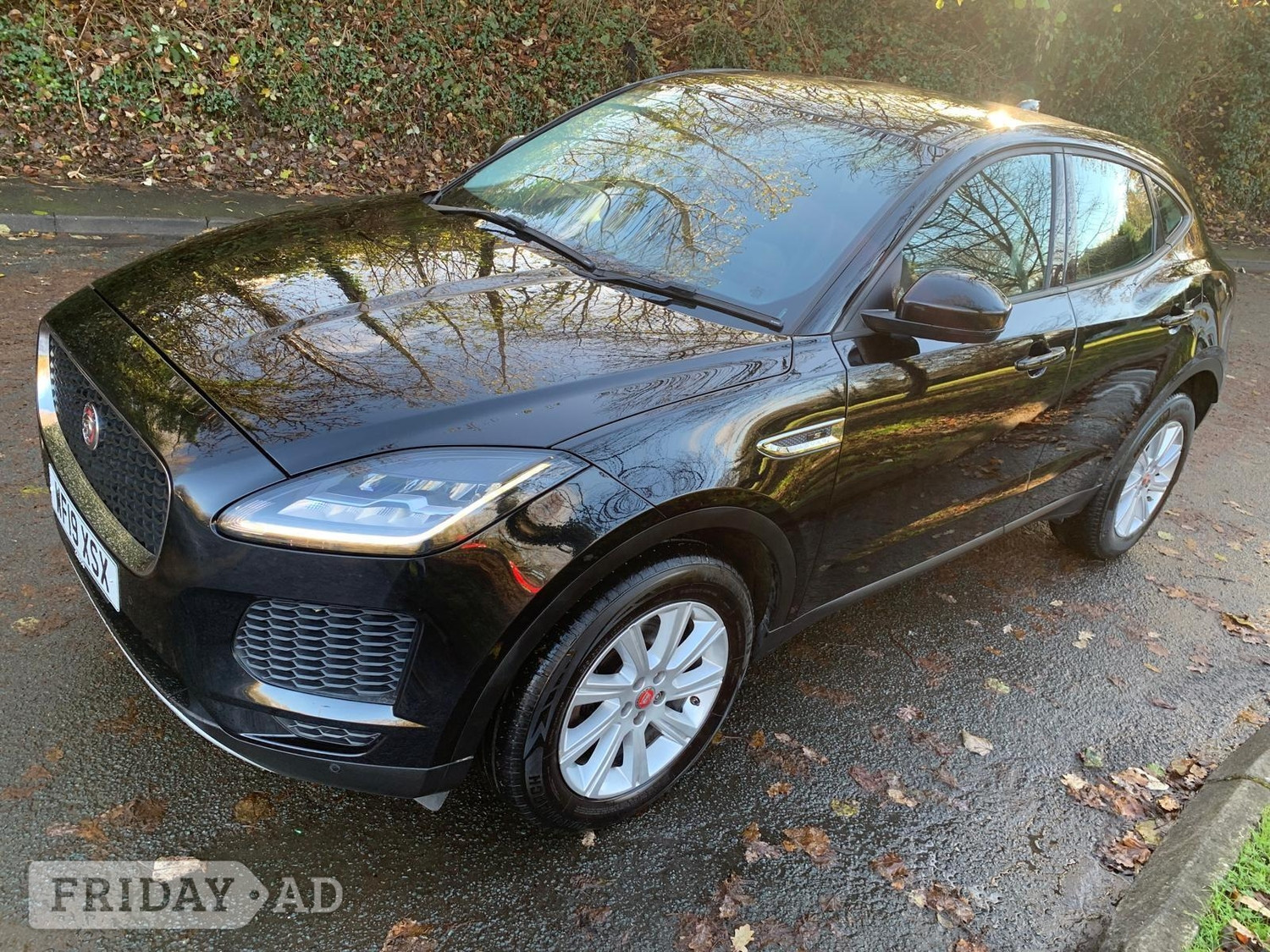 [ berth ]Jaguar E-Pace