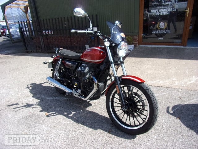Moto Guzzi V9 2016 in Rugeley