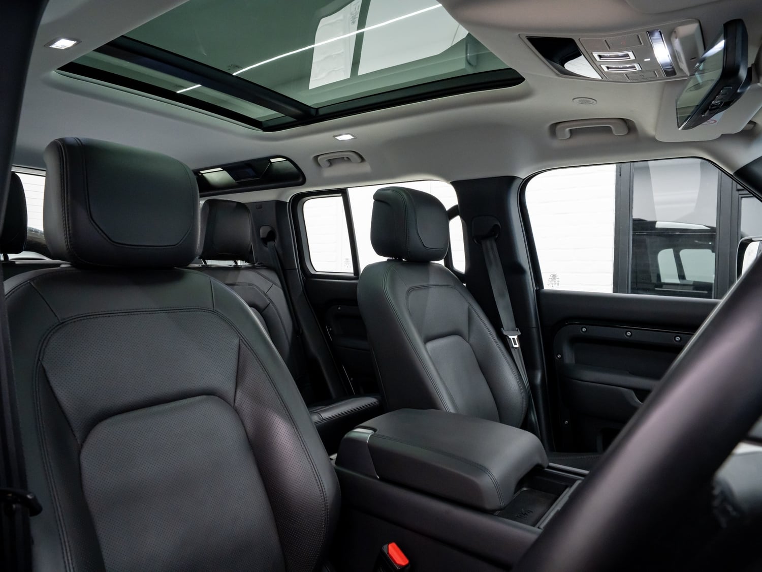 Land Rover Defender 110 2023 - Cars