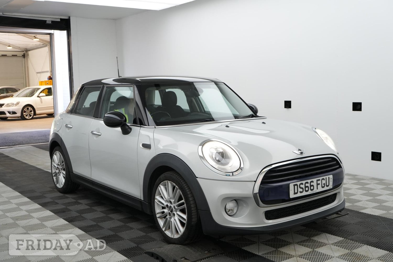 2016 MINI Hatch 1.5 Cooper D Euro 6 (s/s) 5dr in Lewes
