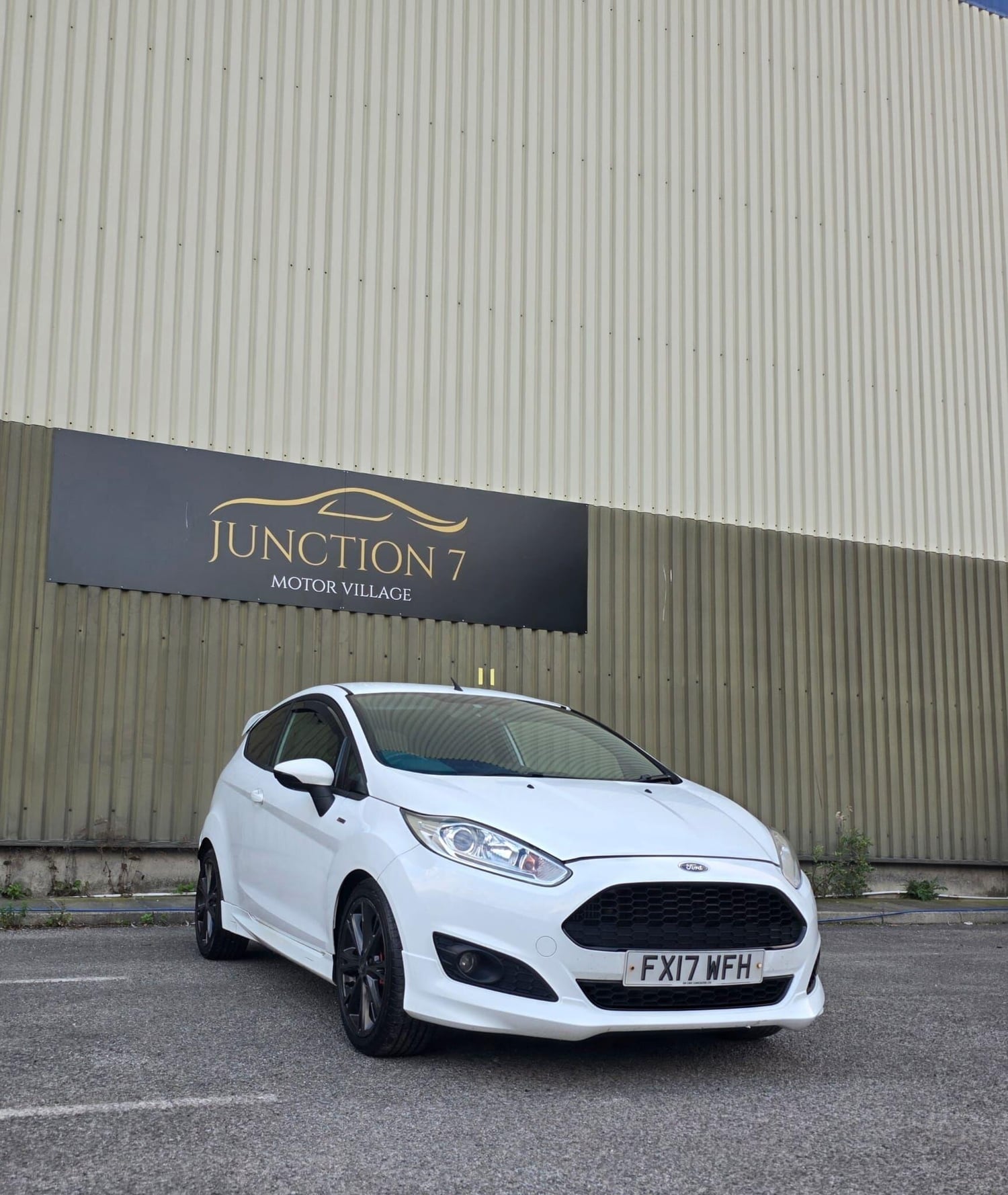 [ berth ]Ford Fiesta