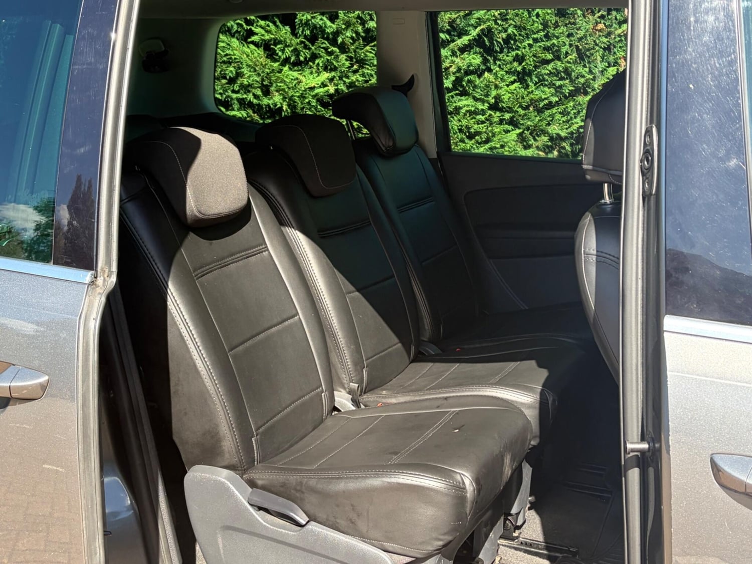 Volkswagen Sharan 2015 - Cars in Leatherhead