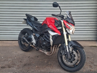Suzuki GSR 2012